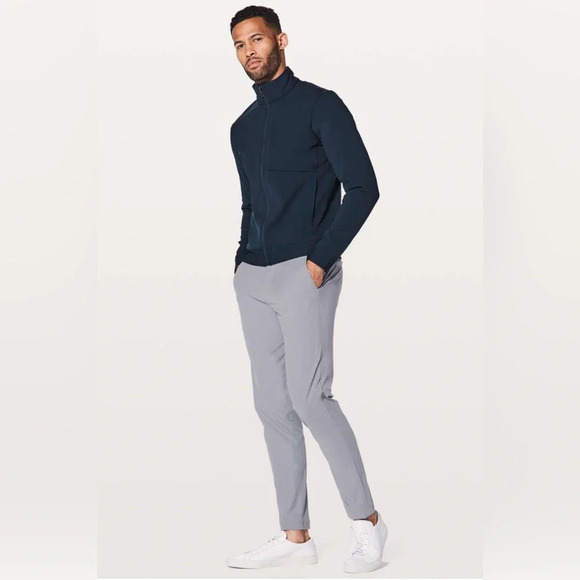 Lululemon men"s Sojourn Jacket
True Navy (First Release) - Picture 2 of 10